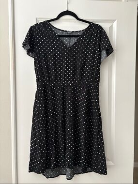 Old Navy Black Polka Dot V‑Neck Short Sleeve Dress with Flutter Sleeves size L